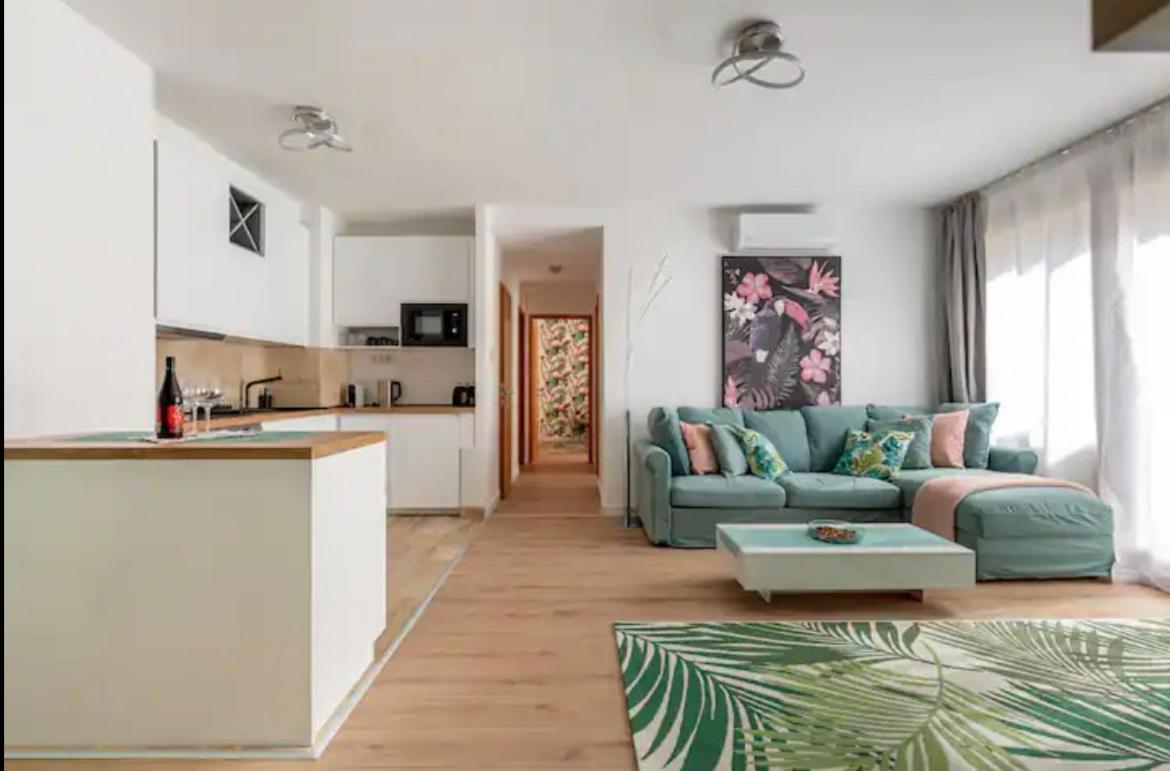 Kazinczy Street Apartment - City Center - Free Parking - Self Chkn — Photos 2